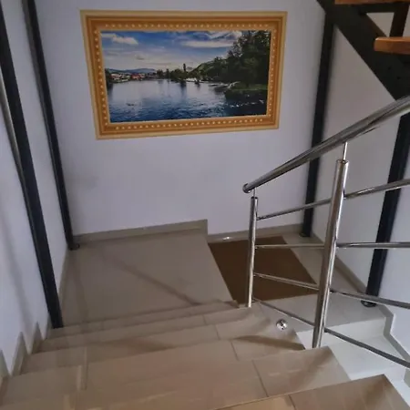 Medium * Bihać